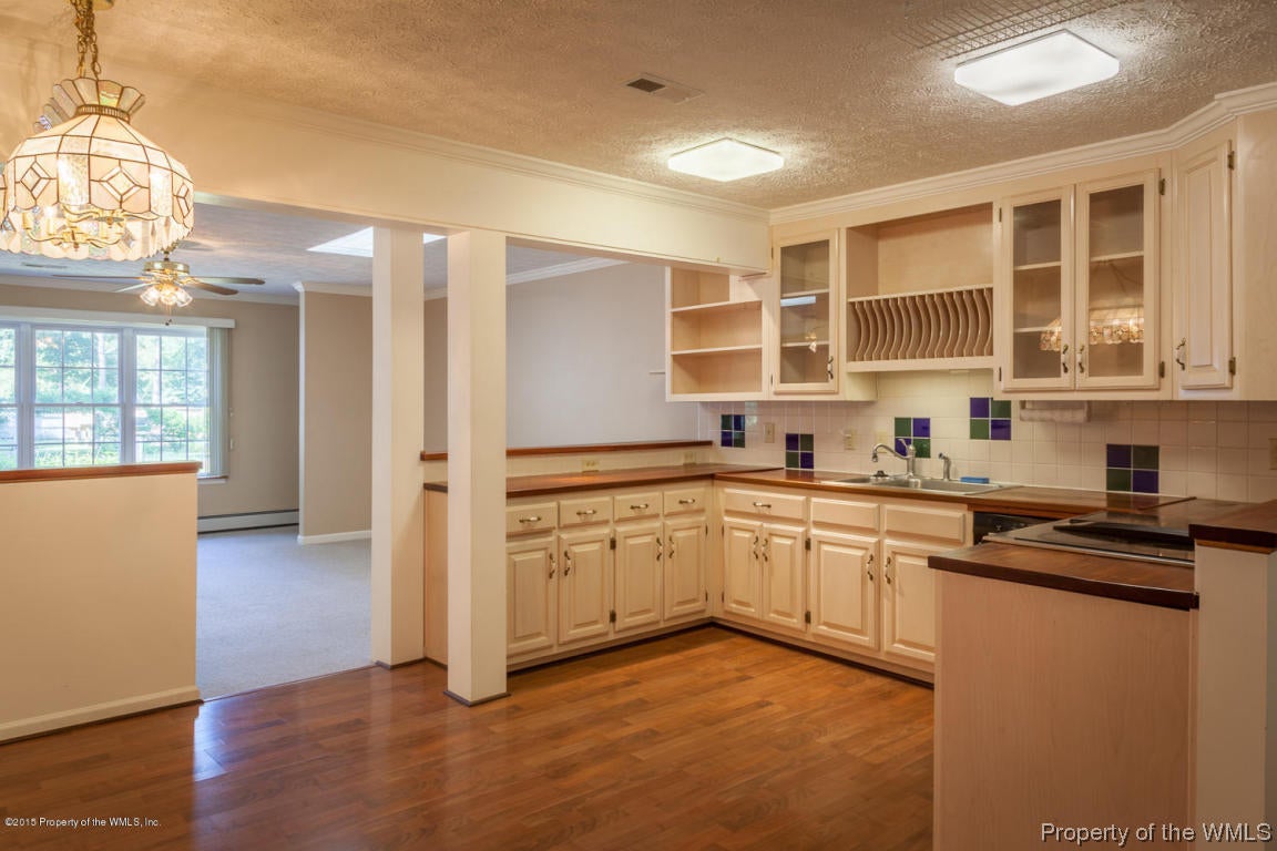 2811 Ironbound Road Williamsburg, VA 23185 - Photo 4 of 27 4 - Kitchen