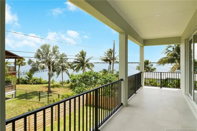 $1,125,000 | 1013 Northeast Orange Avenue, Jensen Beach, FL 34957