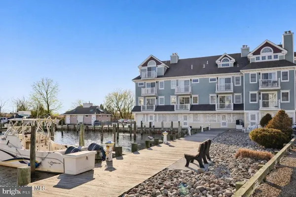 $499,900 | 360 Captains Walk, Unit 60, Forked River, NJ 08731