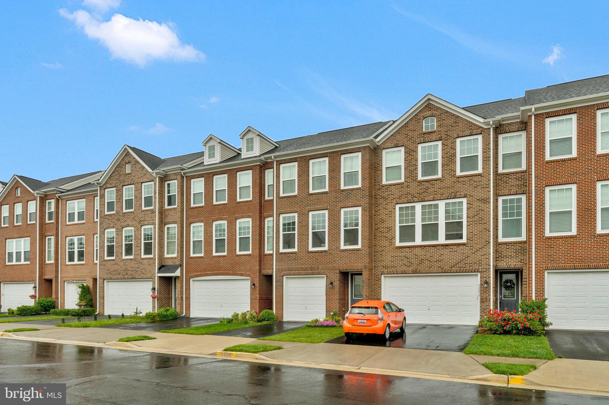 42248 Lancaster Wds Square Chantilly, VA 20152 - Photo 2 of 62