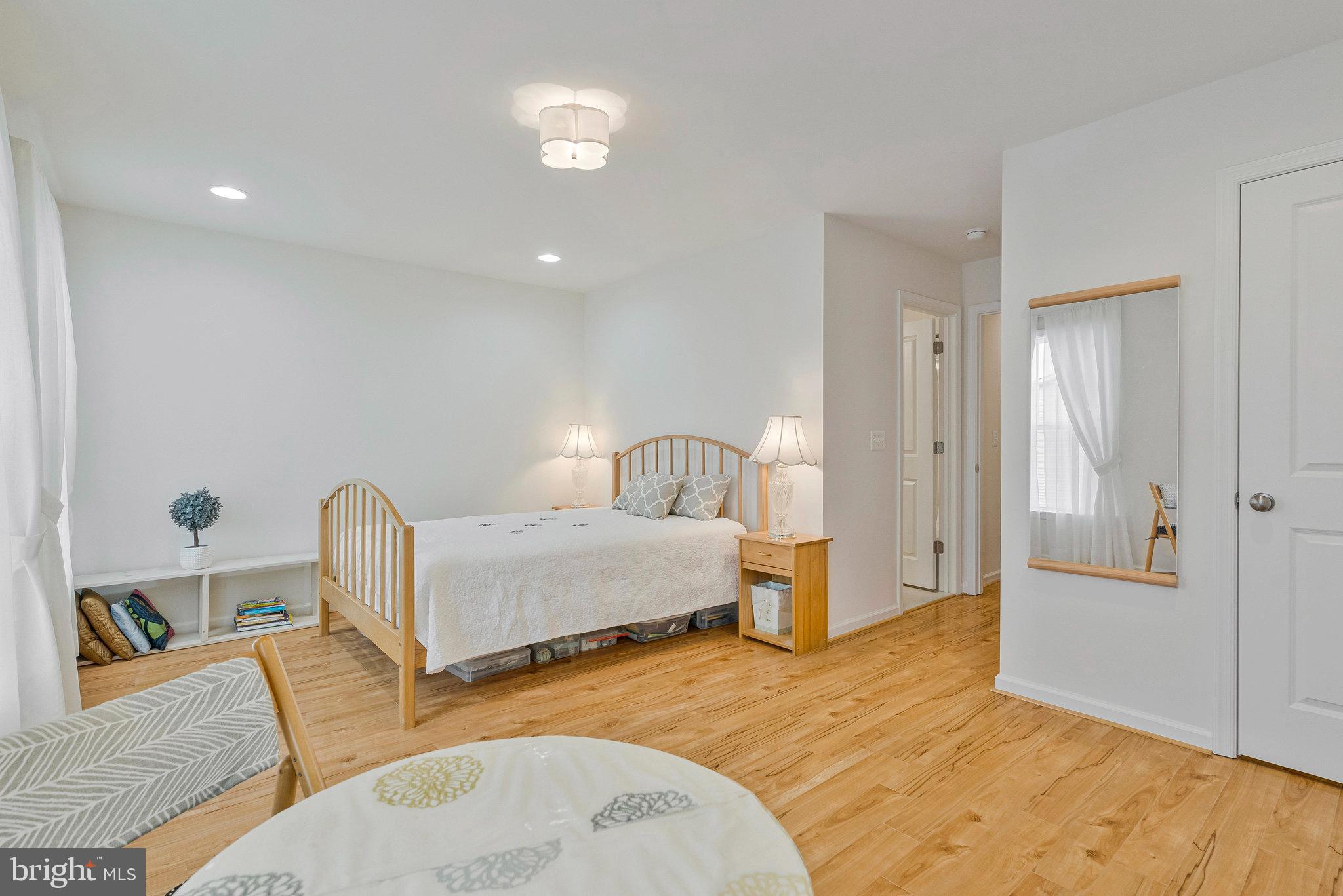 42248 Lancaster Wds Square Chantilly, VA 20152 - Photo 22 of 62 Primary bedroom