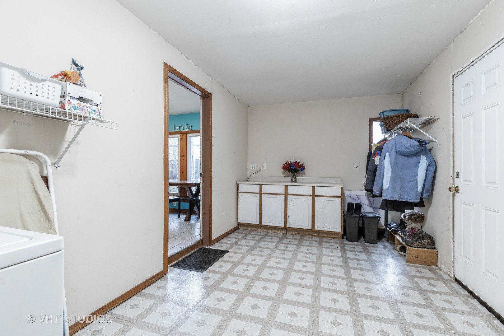 103 Beach Drive Algonquin, IL 60102 - Photo 15 of 21 a view of utility room