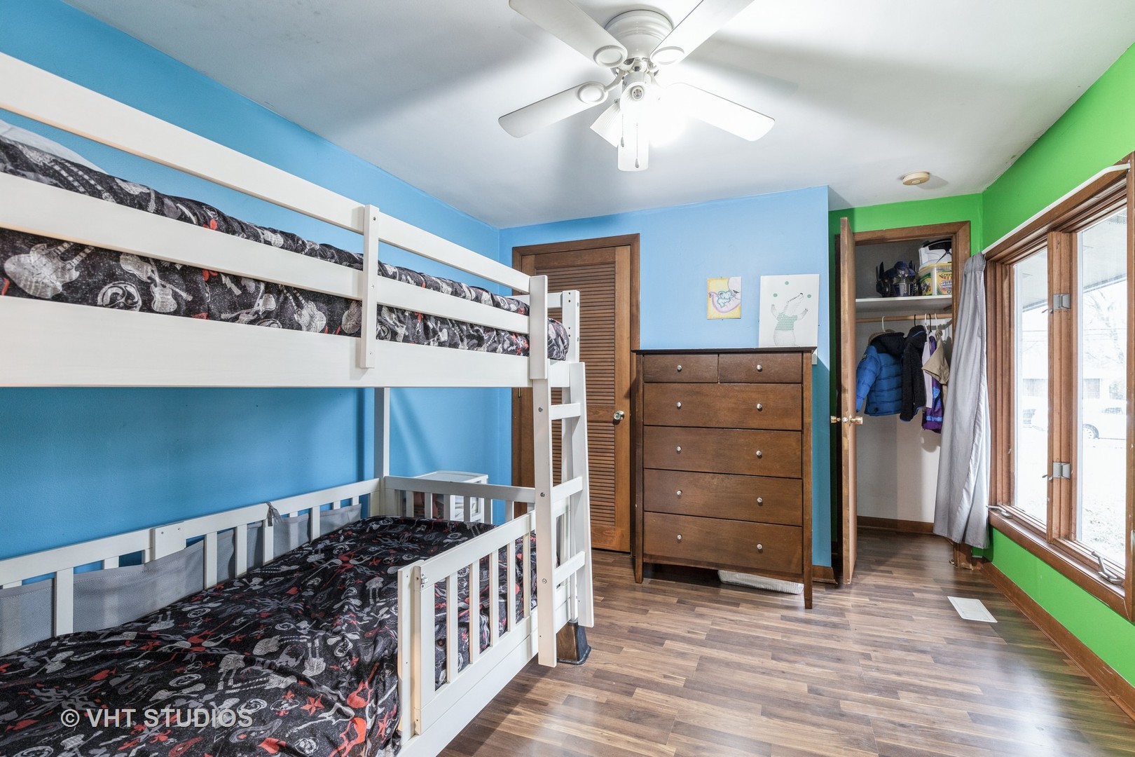103 Beach Drive Algonquin, IL 60102 - Photo 19 of 21 a view of a hallway with a bedroom
