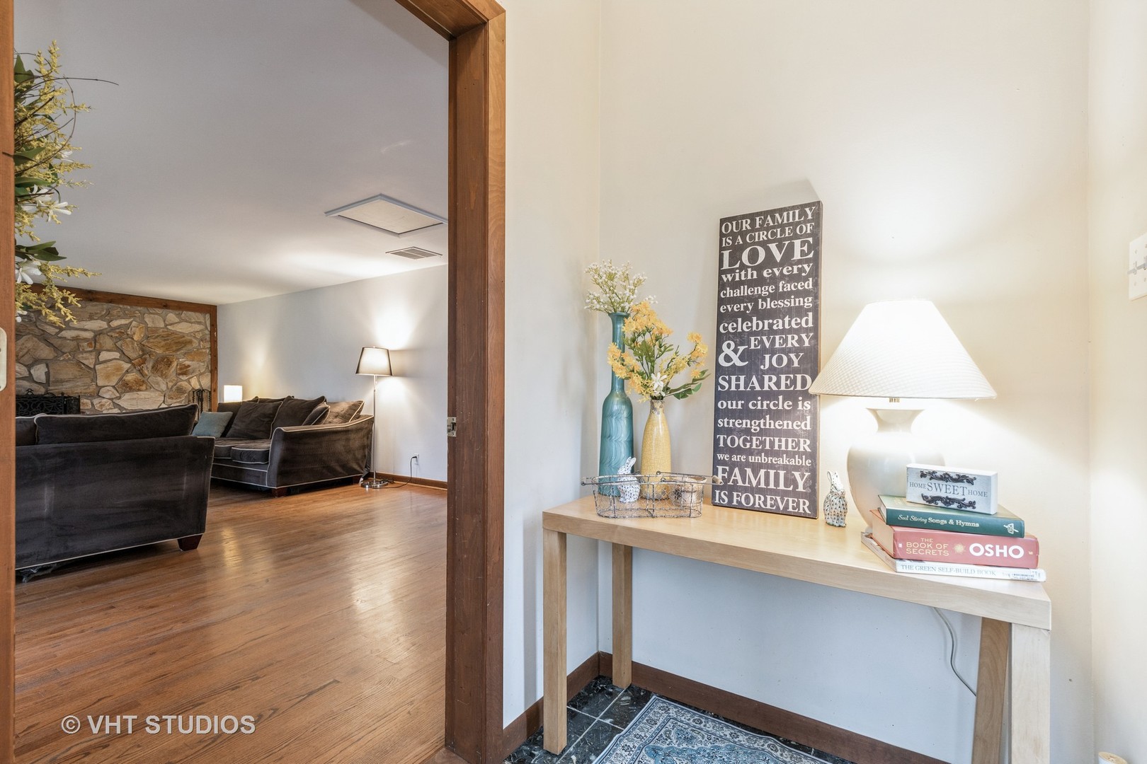 103 Beach Drive Algonquin, IL 60102 - Photo 8 of 21 a living room with furniture and wooden floor