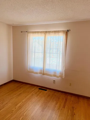 $265,000 | 4463 Cinnamon Ridge Circle, Eagan, MN 55122