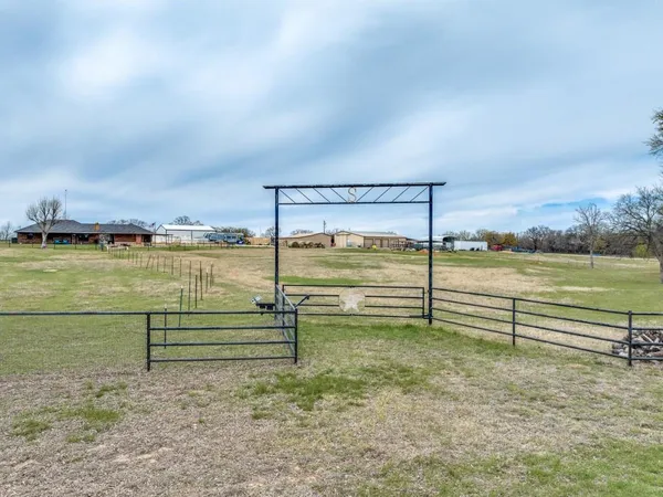 $295,000 | 170 County Road 4678, Boyd, TX 76023