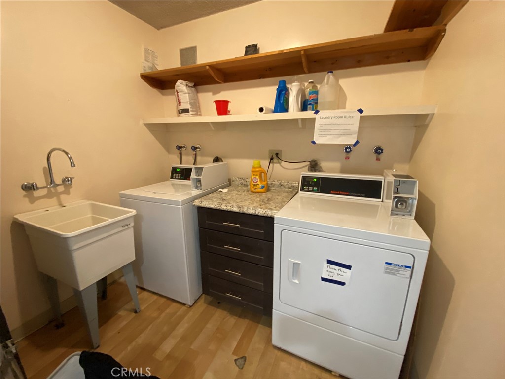208 South Park View Street, Unit 2 Los Angeles, CA 90057 - Photo 24 of 24 a utility room with dryer and washer