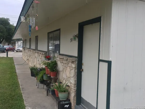 $995 | 144 West Villaret Boulevard, Unit 156, San Antonio, TX 78221