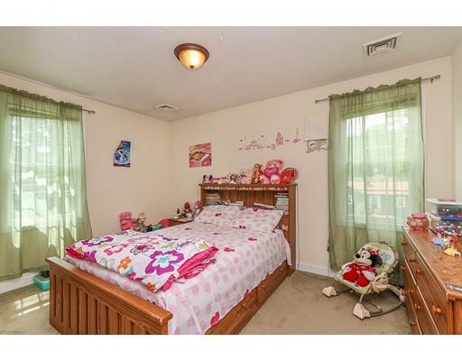 29 Hawthorne Road Holbrook, MA 02343 - Photo 7 of 15