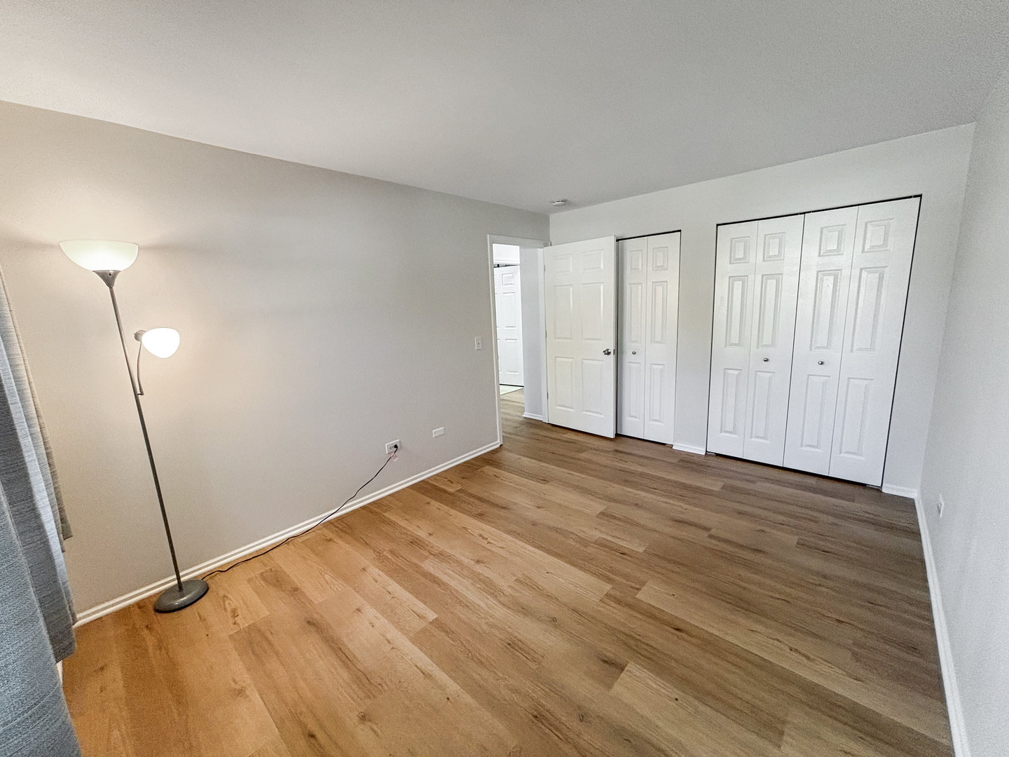 71 Larch Court, Unit B Schaumburg, IL 60193 - Photo 9 of 14 a view of an empty room