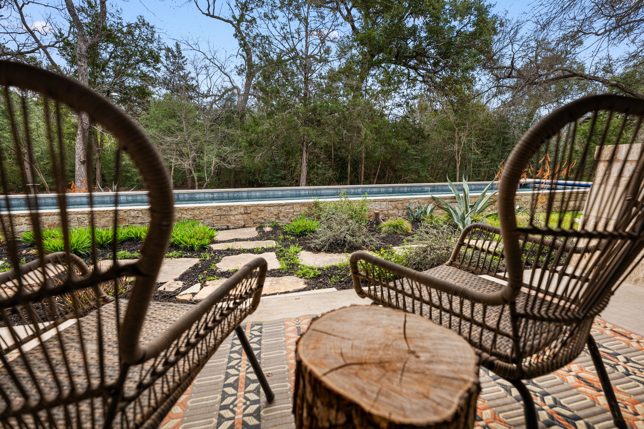 9514 San Lucas Road Austin, TX 78737 - Photo 35 of 38 a view of balcony with furniture