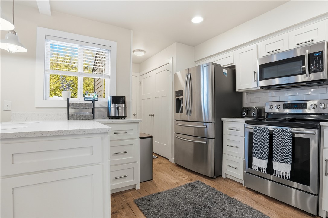 805 Mallery Street, Unit B St. Simons Island, GA 31522 - Photo 12 of 37