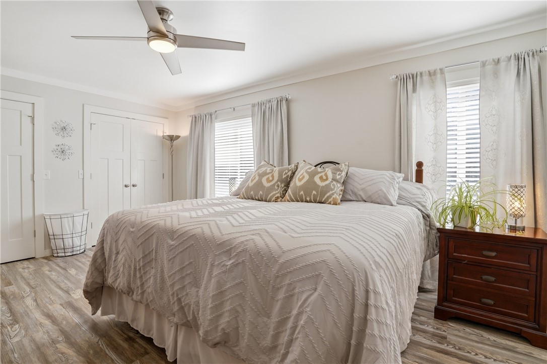 805 Mallery Street, Unit B St. Simons Island, GA 31522 - Photo 19 of 37 Primary bedroom