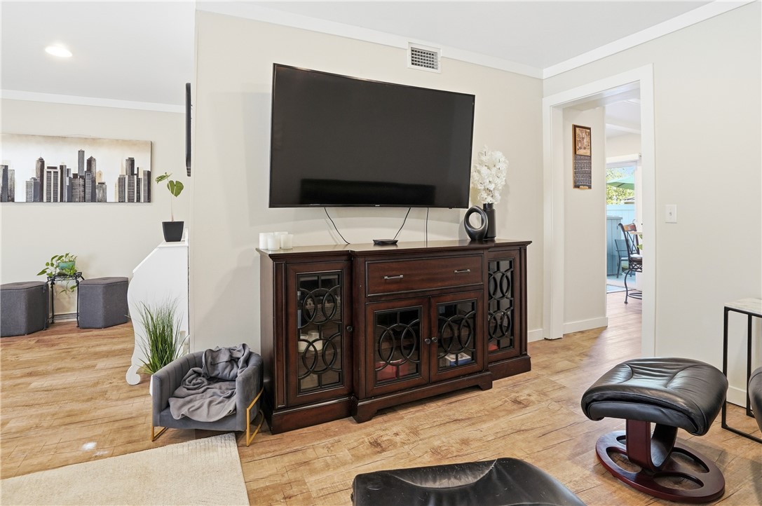 805 Mallery Street, Unit B St. Simons Island, GA 31522 - Photo 7 of 37