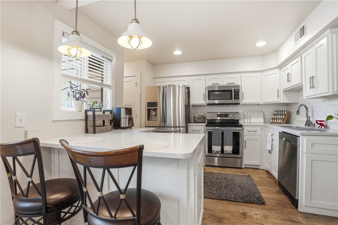 805 Mallery Street, Unit B St. Simons Island, GA 31522 - Photo 9 of 37