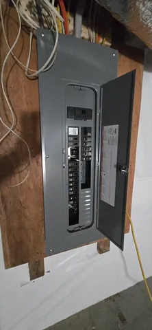 a view of entryway and hall