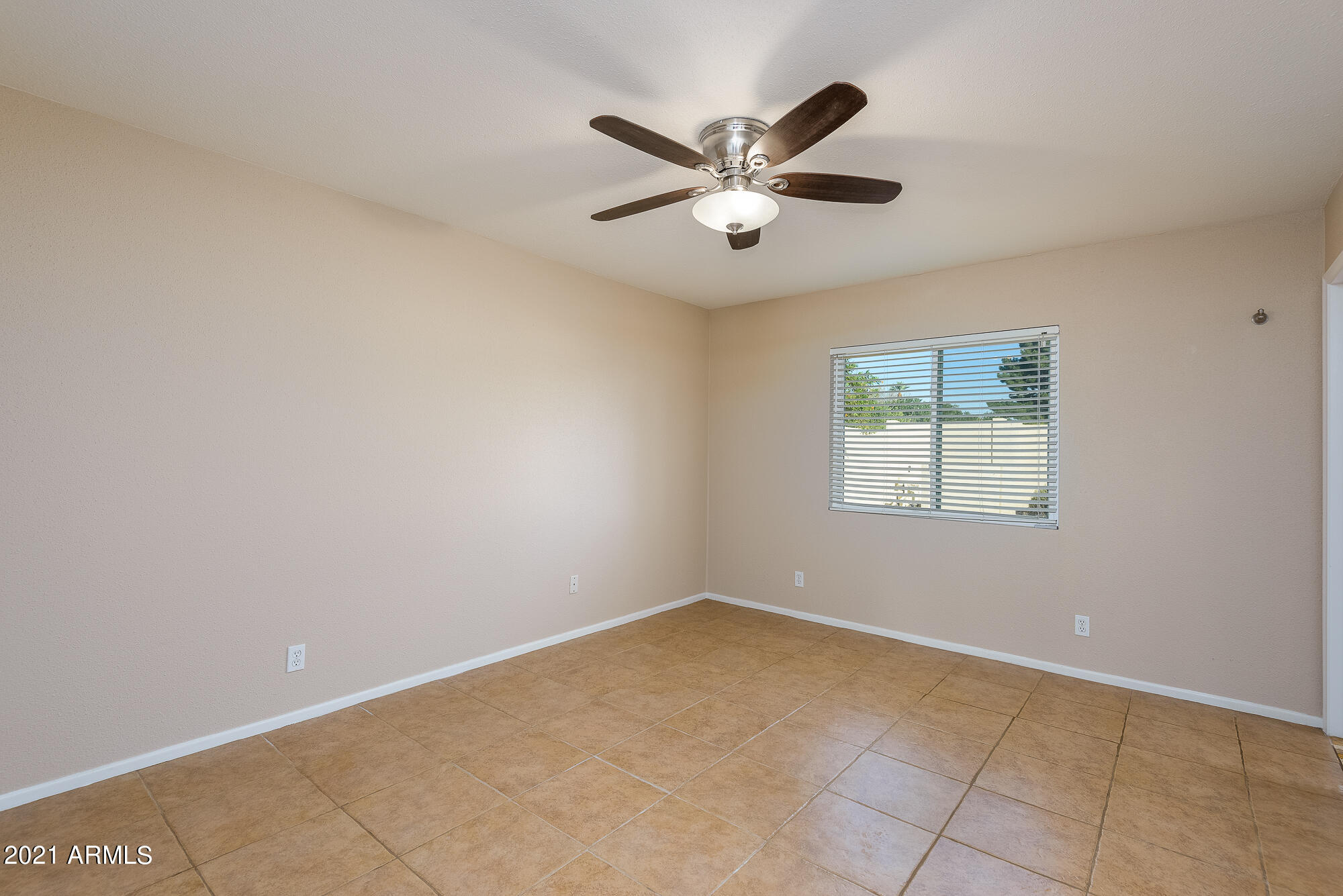 2439 South Evergreen Road Tempe, AZ 85282 - Photo 11 of 35 Evergreen-3