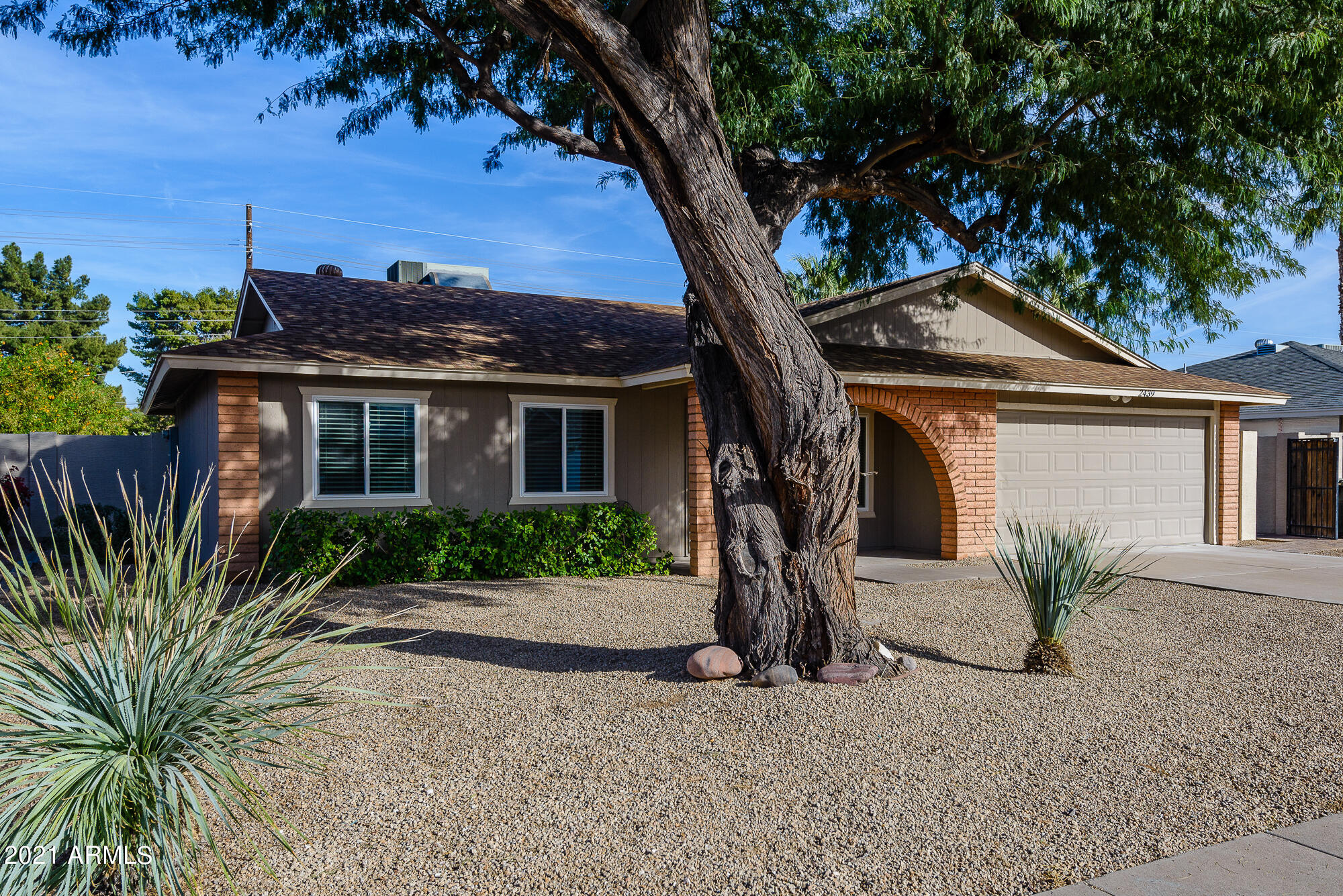 2439 South Evergreen Road Tempe, AZ 85282 - Photo 2 of 35 Evergreen-20