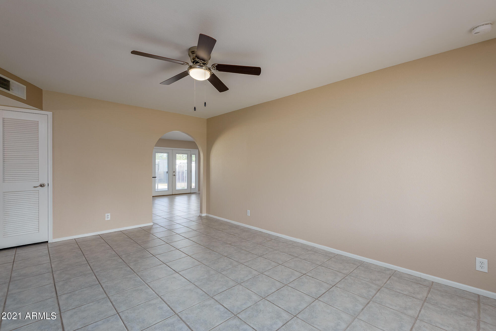 2439 South Evergreen Road Tempe, AZ 85282 - Photo 5 of 35 Evergreen-8