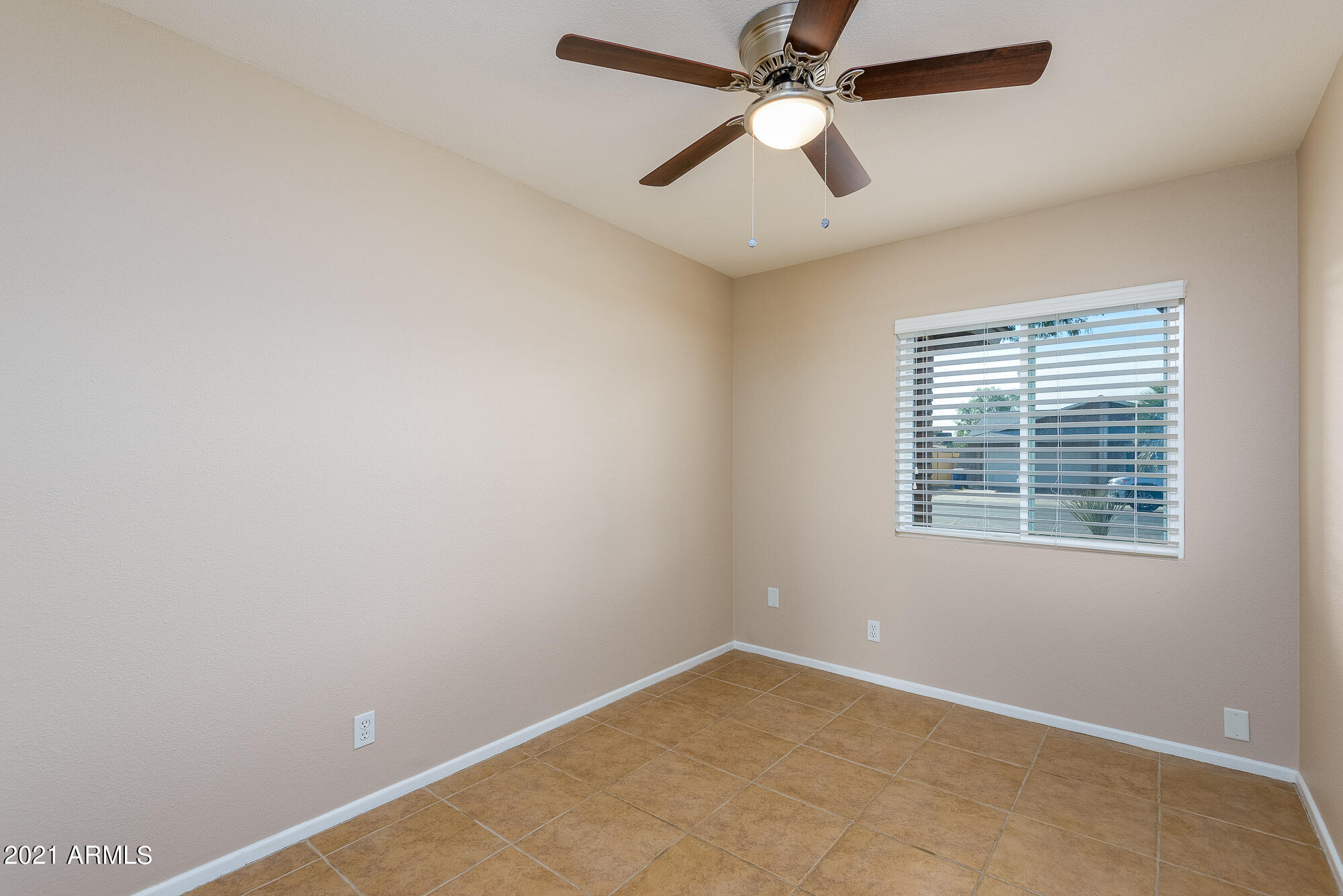 2439 South Evergreen Road Tempe, AZ 85282 - Photo 9 of 35 Evergreen-1