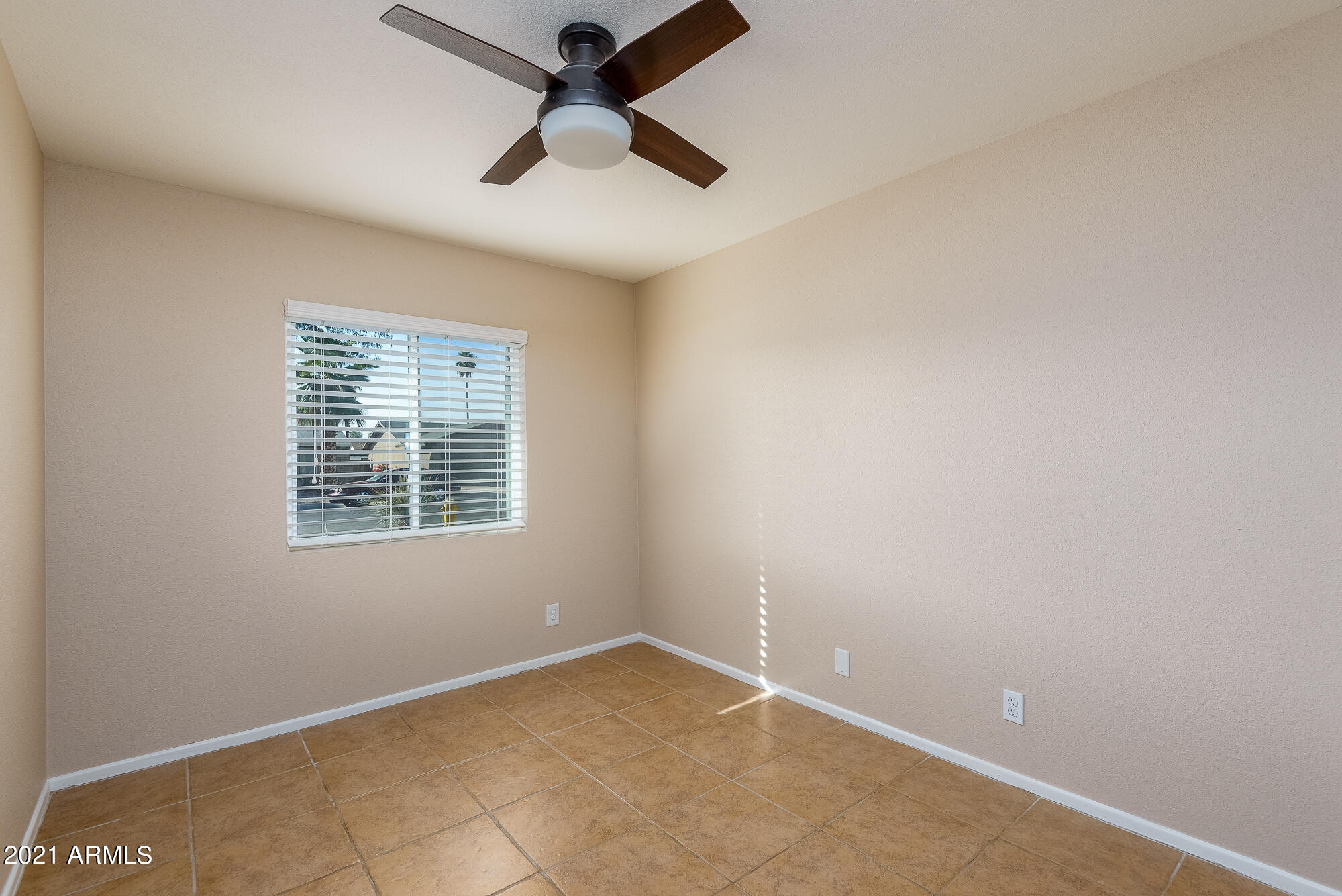 2439 South Evergreen Road Tempe, AZ 85282 - Photo 10 of 35 Evergreen-2