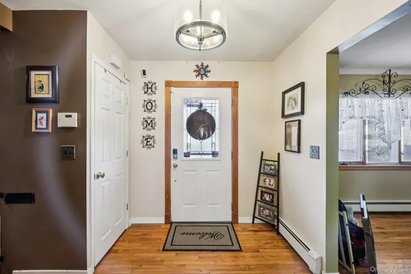 $769,990 | 31 Circle Drive, Bay Shore, NY 11706