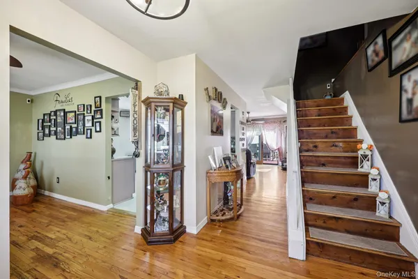 $769,990 | 31 Circle Drive, Bay Shore, NY 11706