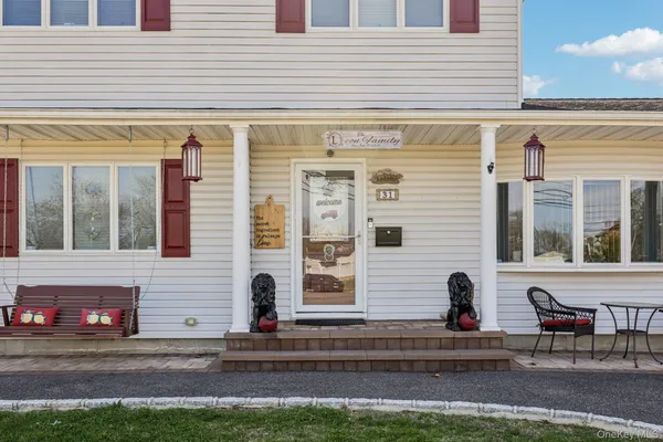 $769,990 | 31 Circle Drive, Bay Shore, NY 11706