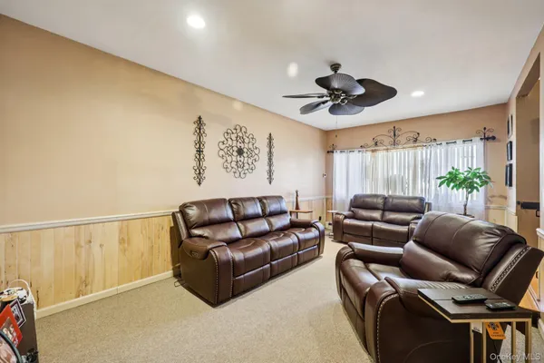 $769,990 | 31 Circle Drive, Bay Shore, NY 11706