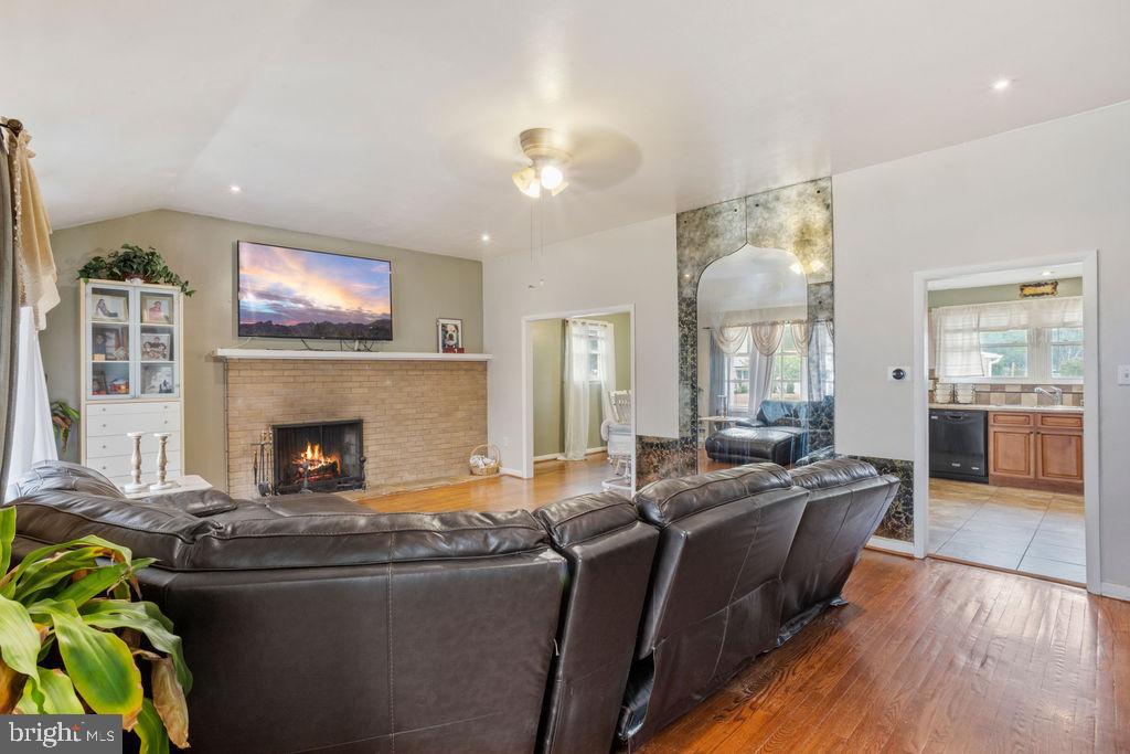 900 Hilltop Road Cinnaminson, NJ 08077 - Photo 9 of 34