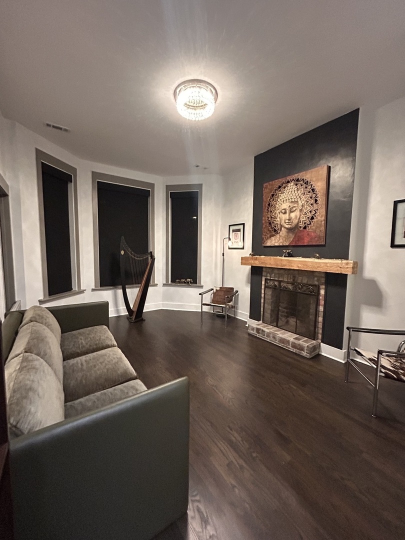 1123 West Addison Street Chicago, IL 60613 - Photo 12 of 20 Gallery Image 12