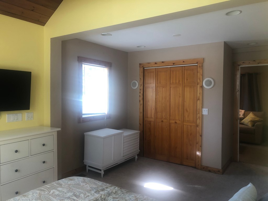 1114 Stafford Road Tiverton, RI 02878 - Photo 11 of 18 Gallery Image 11