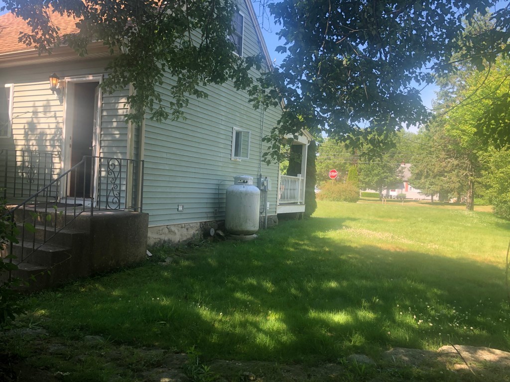 1114 Stafford Road Tiverton, RI 02878 - Photo 16 of 18 Gallery Image 16