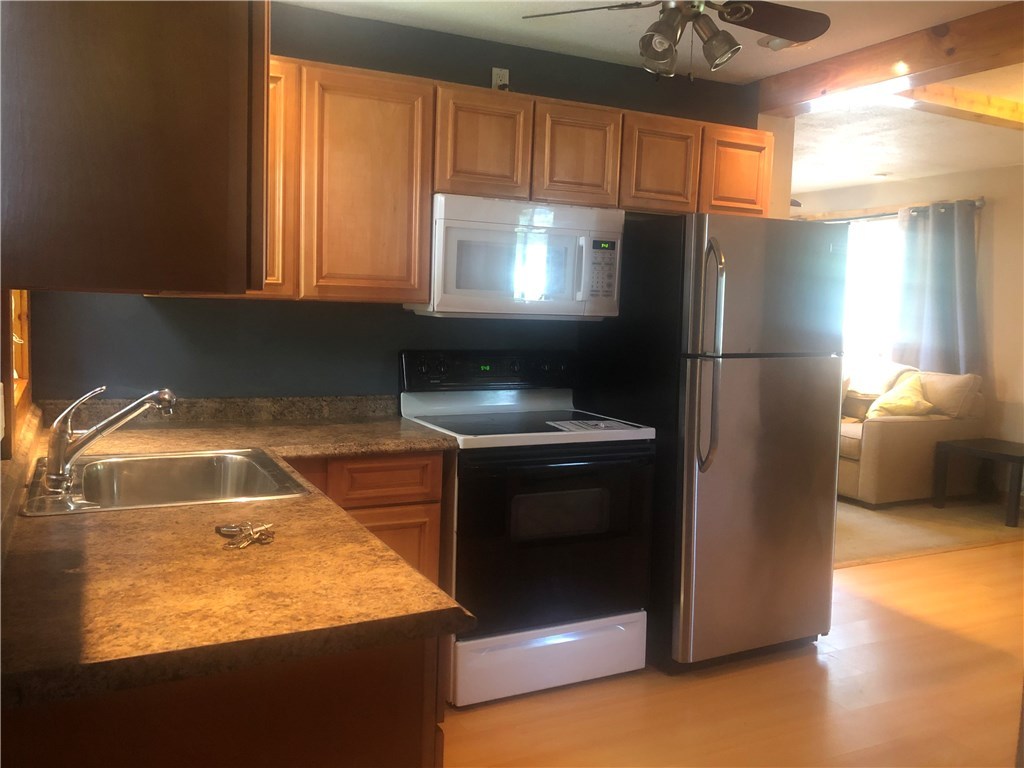 1114 Stafford Road Tiverton, RI 02878 - Photo 5 of 18 Gallery Image 5