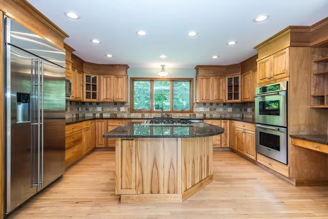 $1,075,000 | 429 Black Bear Path, Mendon, VT 05701