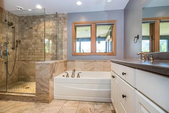 $1,075,000 | 429 Black Bear Path, Mendon, VT 05701