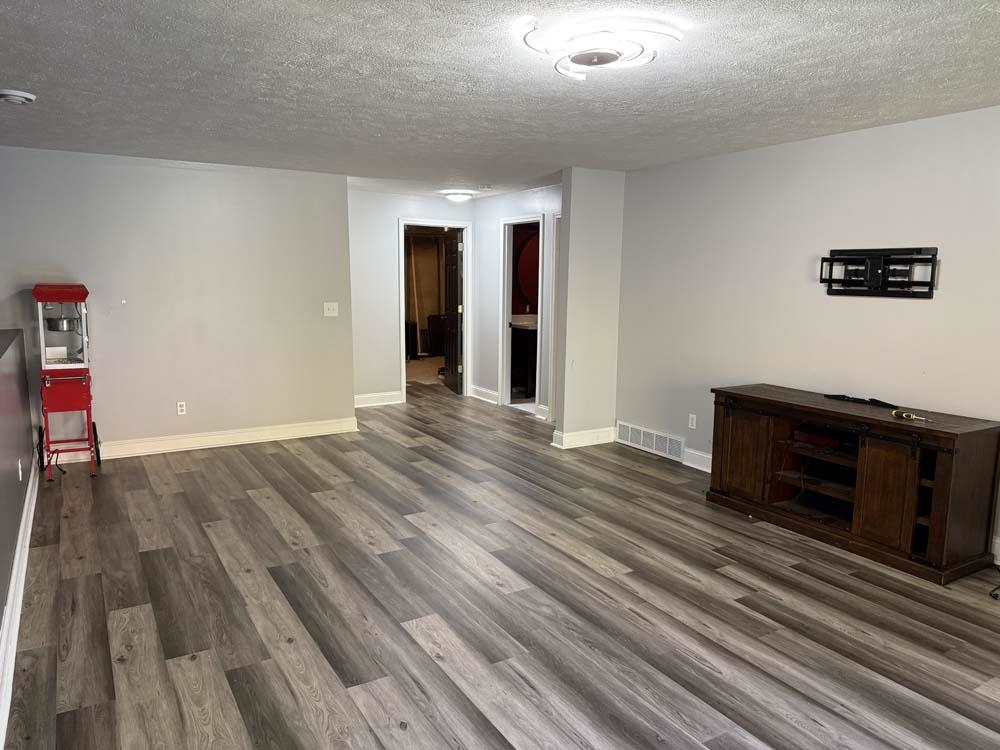 2179 Gainsboro Avenue Davis, IL 61019 - Photo 21 of 50 a view of a livingroom with wooden floor