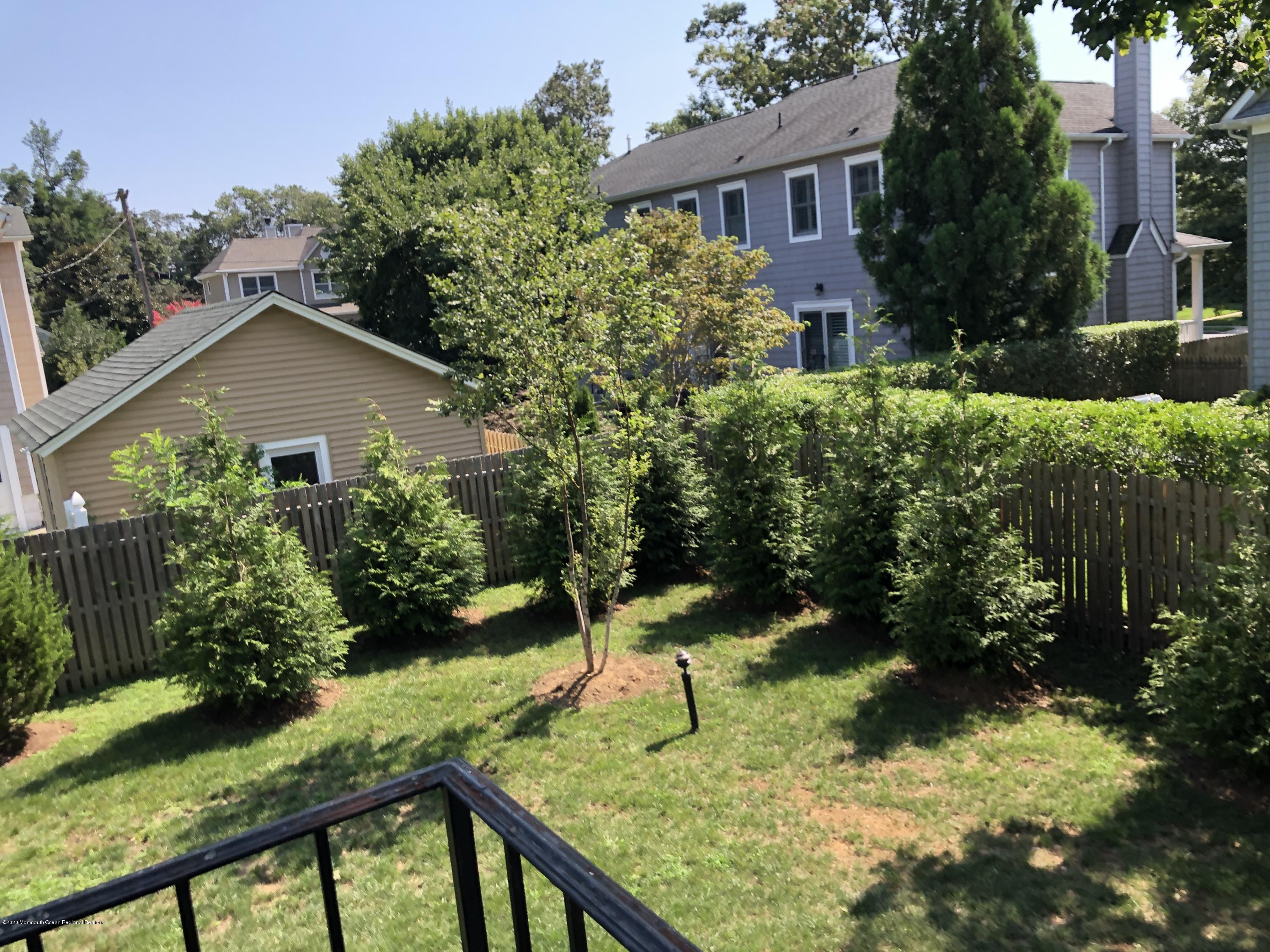 65 East River Road, Unit 26 Rumson, NJ 07760 - Photo 26 of 30 Back yard
