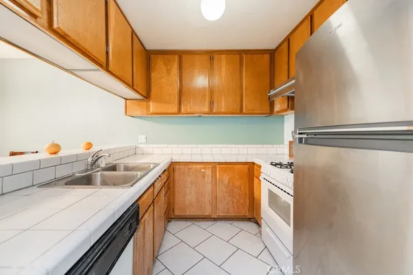 $445,000 | 7 Town And Country Road, Phillips Ranch, CA 91766