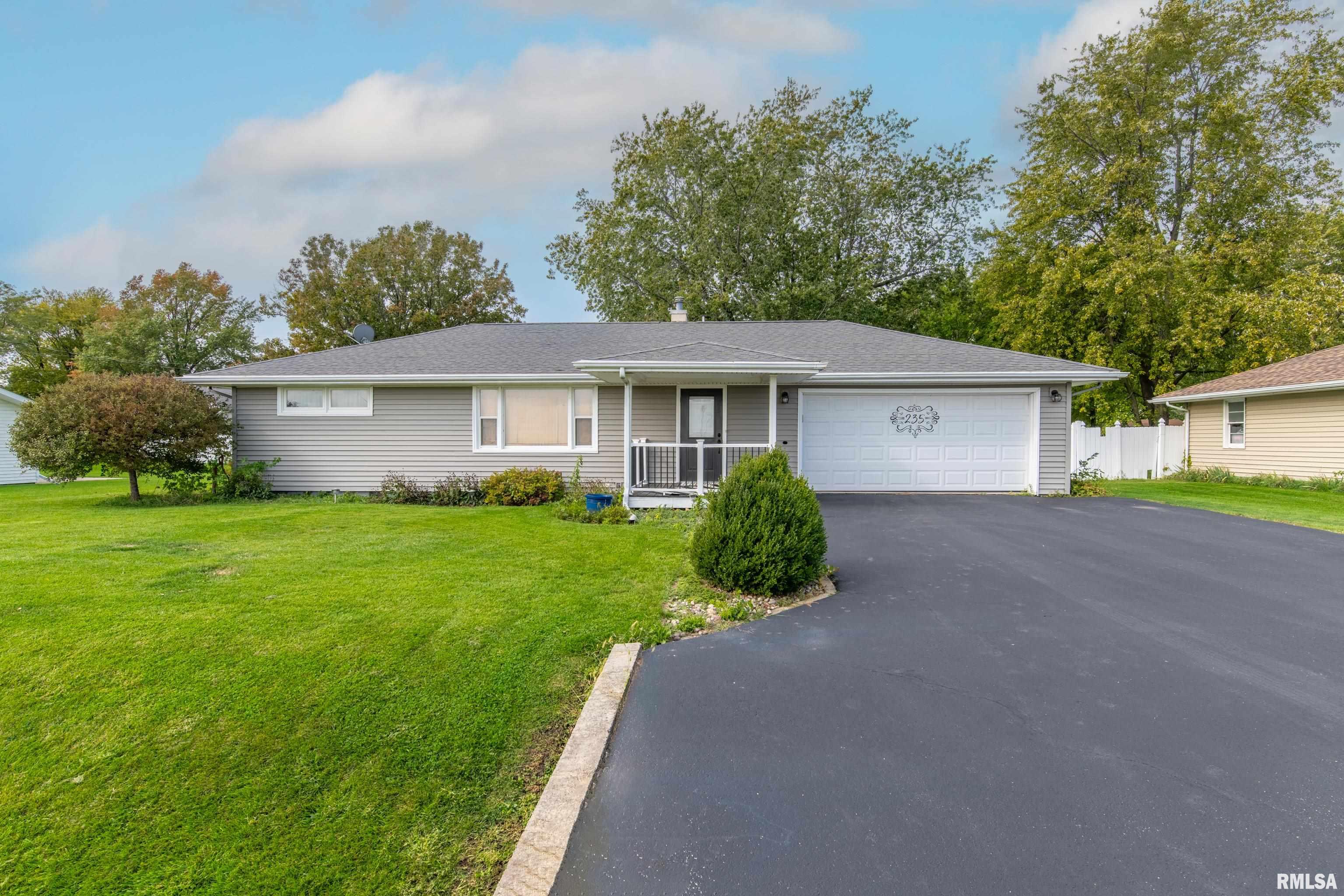 Pioneer Woodhull Illinois