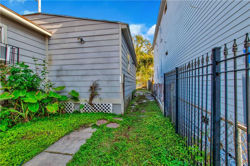 2437 Allen Street New Orleans, LA 70119 - Photo 16 of 17