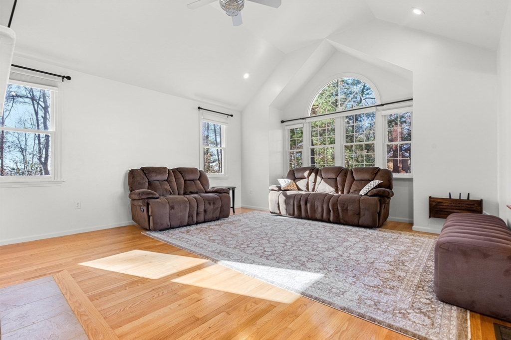 35 Chicory Road Westford, MA 01886 - Photo 8 of 40 Gallery Image 8