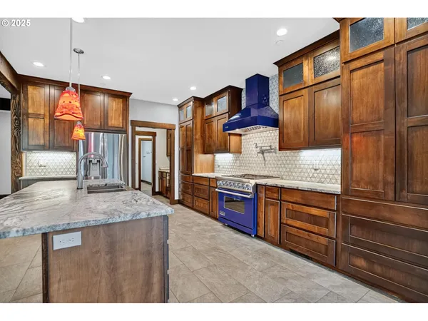 $1,390,000 | 18740 South Upper Highland Road, Beavercreek, OR 97004