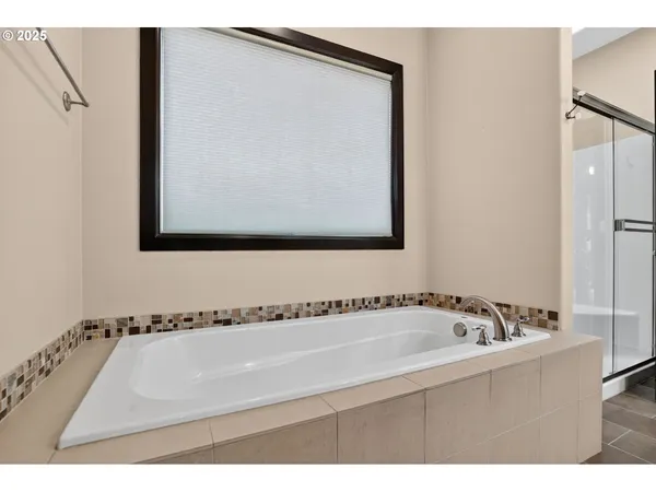 $1,390,000 | 18740 South Upper Highland Road, Beavercreek, OR 97004