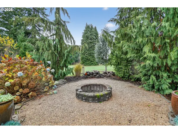 $1,390,000 | 18740 South Upper Highland Road, Beavercreek, OR 97004