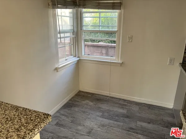 $1,800 | 130 East Hillcrest Boulevard, Unit B, Inglewood, CA 90301