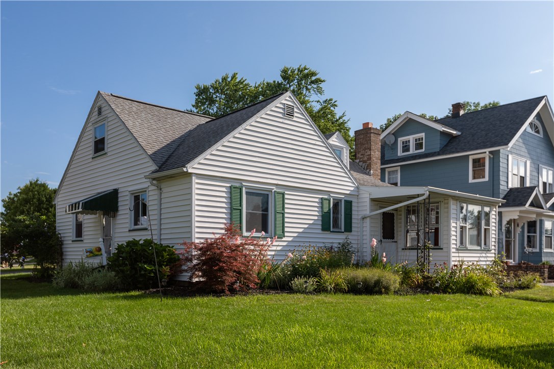 112 Harwick Road Irondequoit, NY 14609 - Photo 1 of 1 112 Harwick in the 14609 Come take a look!