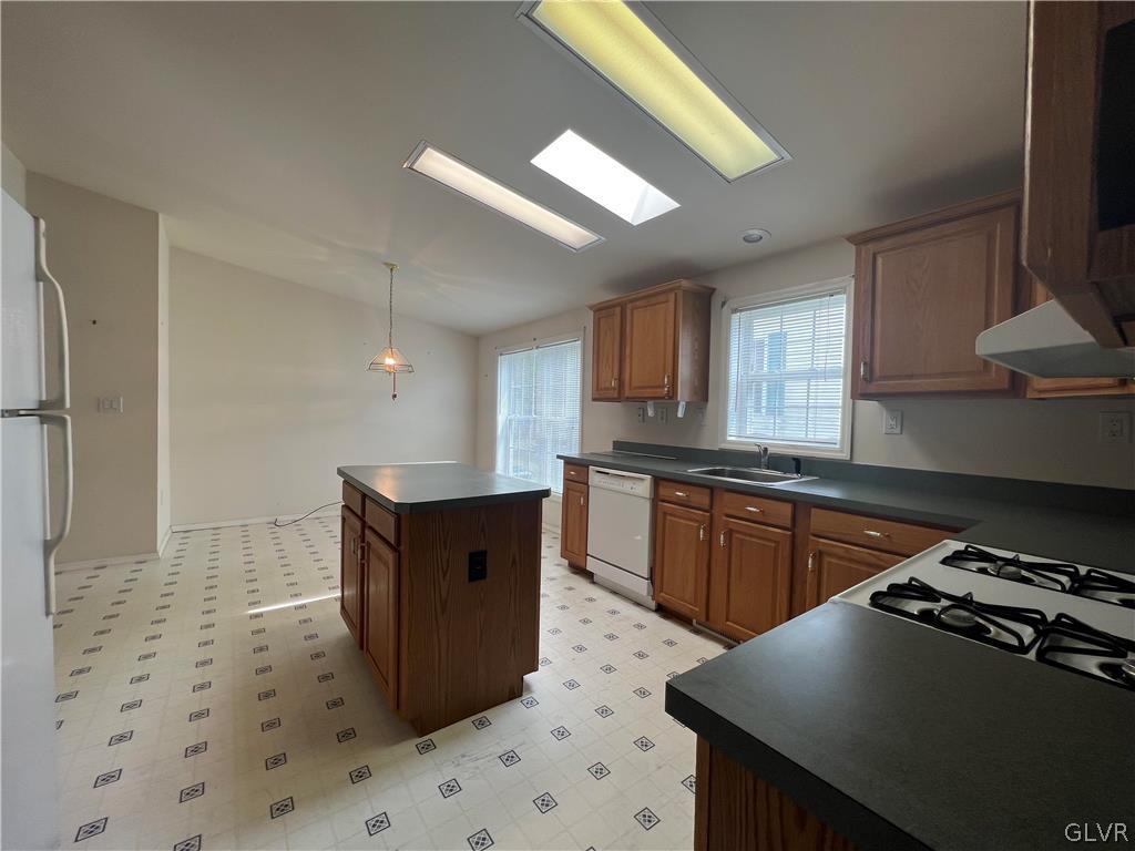 27 Abbey Road Easton, PA 18040 - Photo 12 of 24 Gallery Image 12