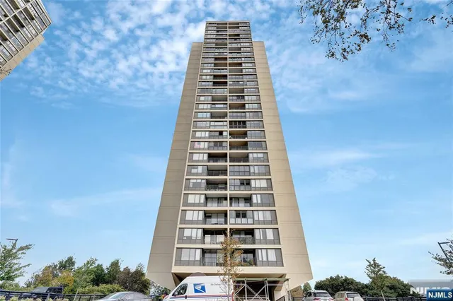 $208,000 | 5 Horizon Road, Unit 403, Fort Lee, NJ 07024