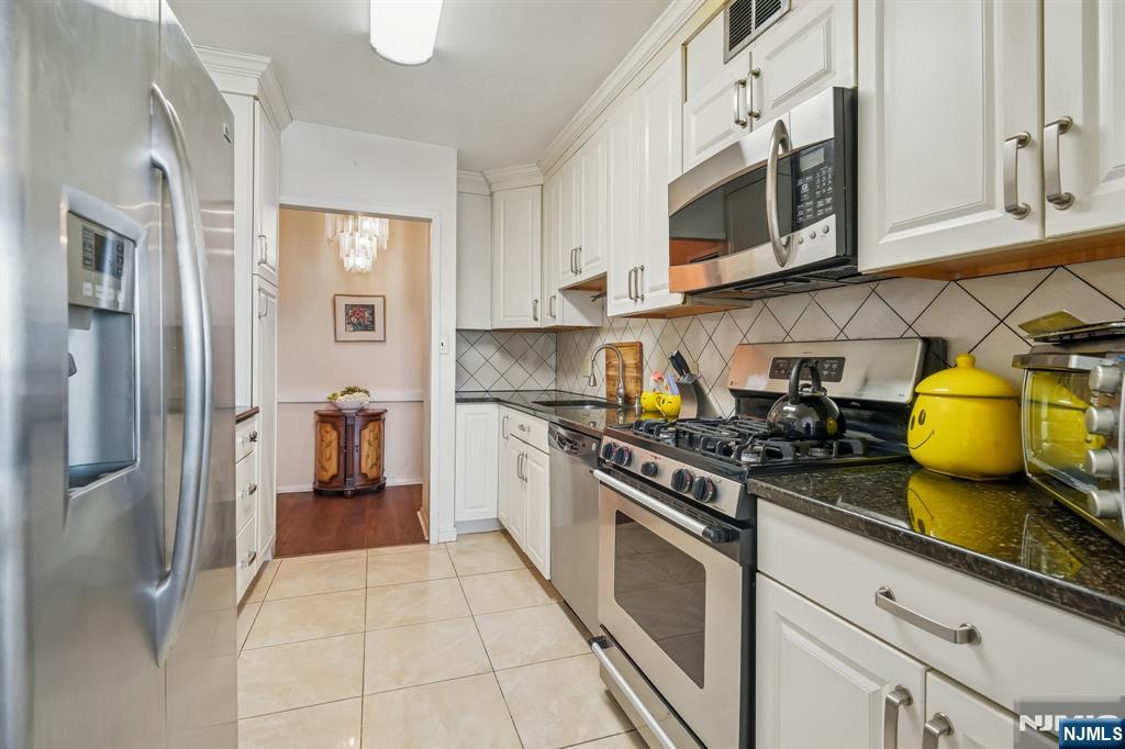 5 Horizon Road, Unit 403 Fort Lee, NJ 07024 - Photo 13 of 25